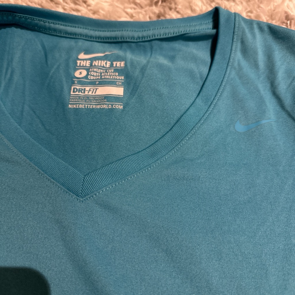 Nike Dri-FIT V-Neck Tee in Teal
